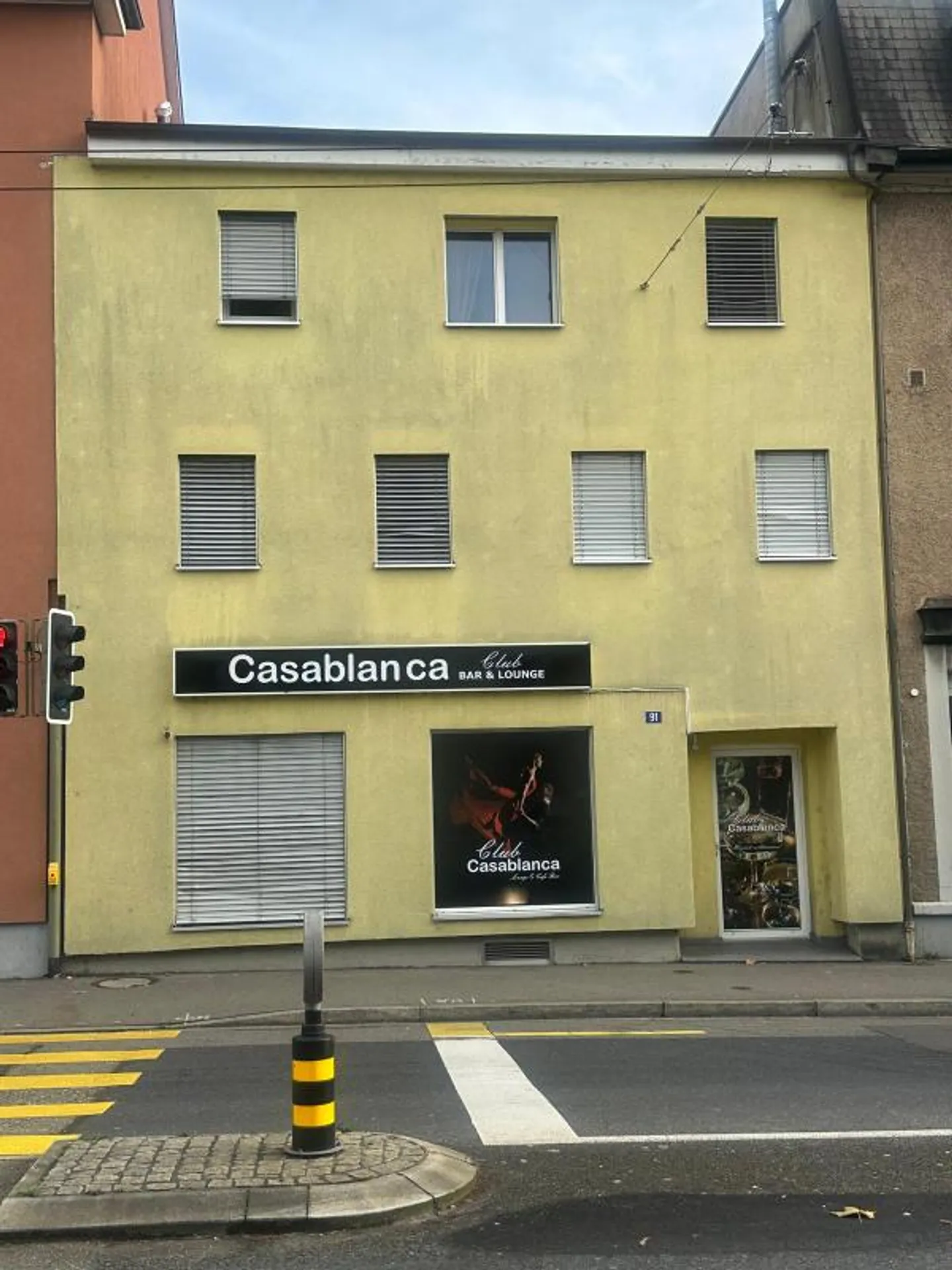 Multi-family house - Photo 1 of 4