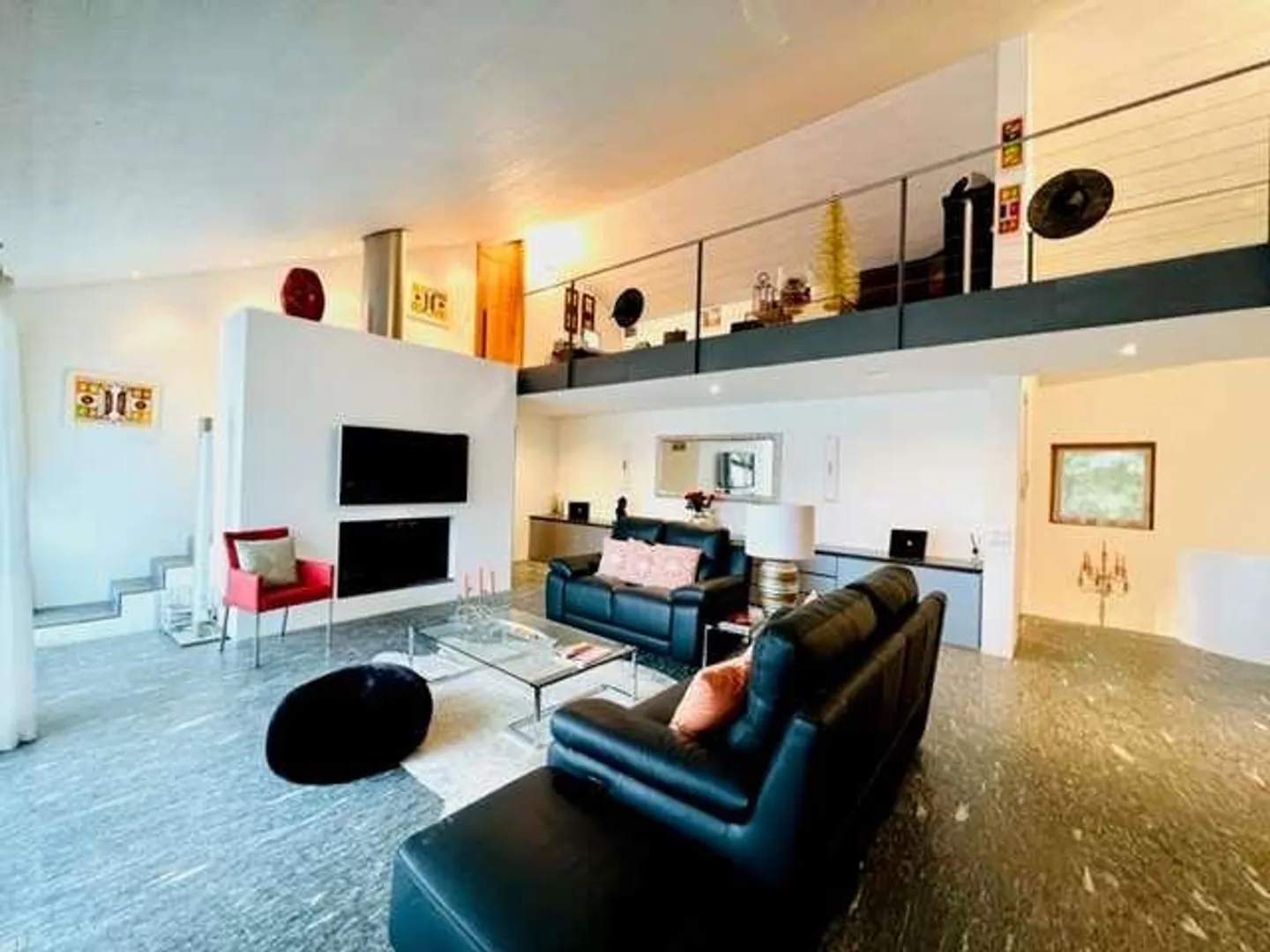 Bellissima casa 5,5 locali alto con giardino - Foto 3 di 13
