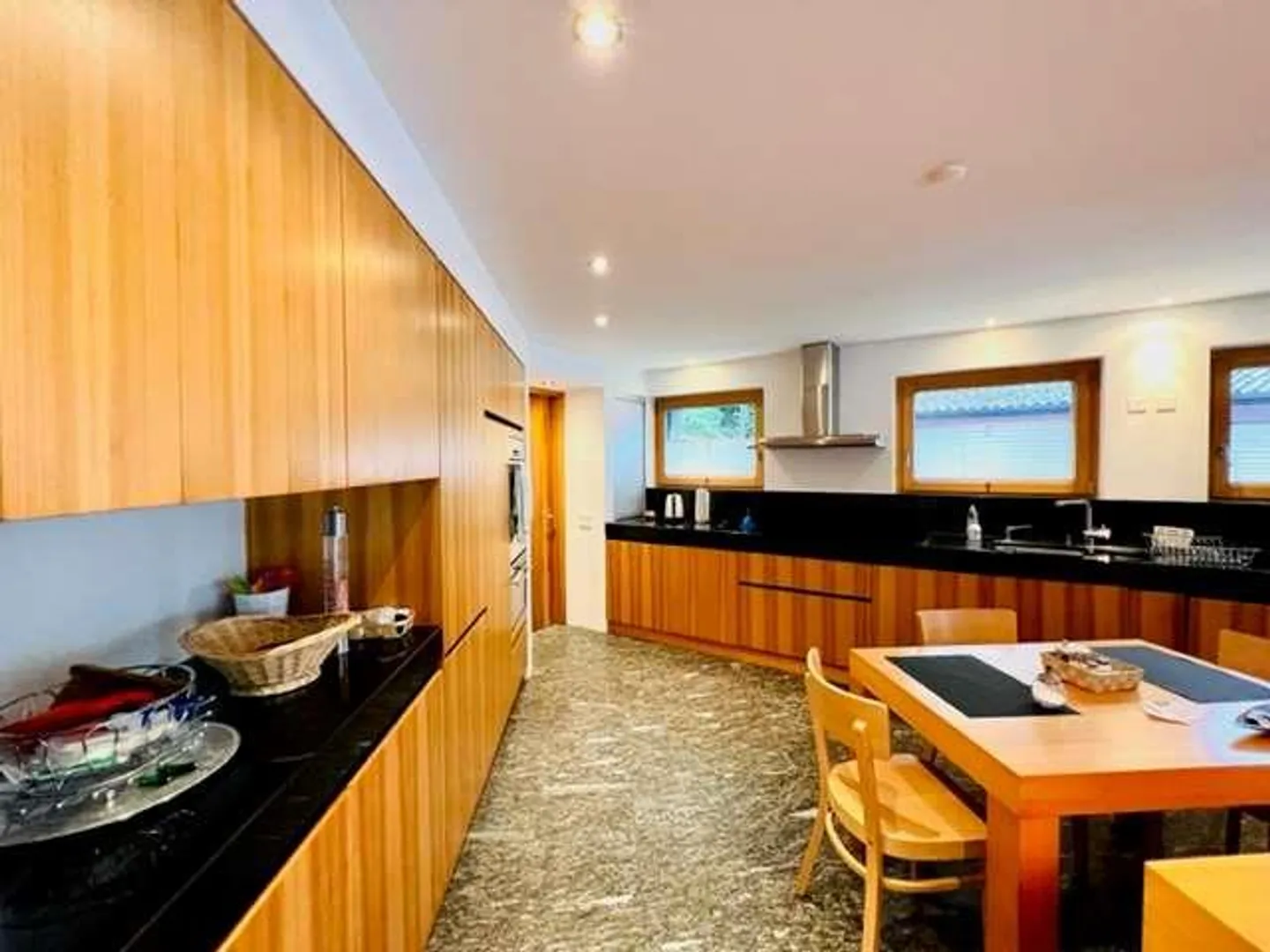 Bellissima casa 5,5 locali alto con giardino - Foto 5 di 13