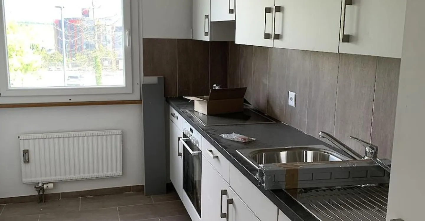 3.5 Room Apartment - Photo 2 of 7