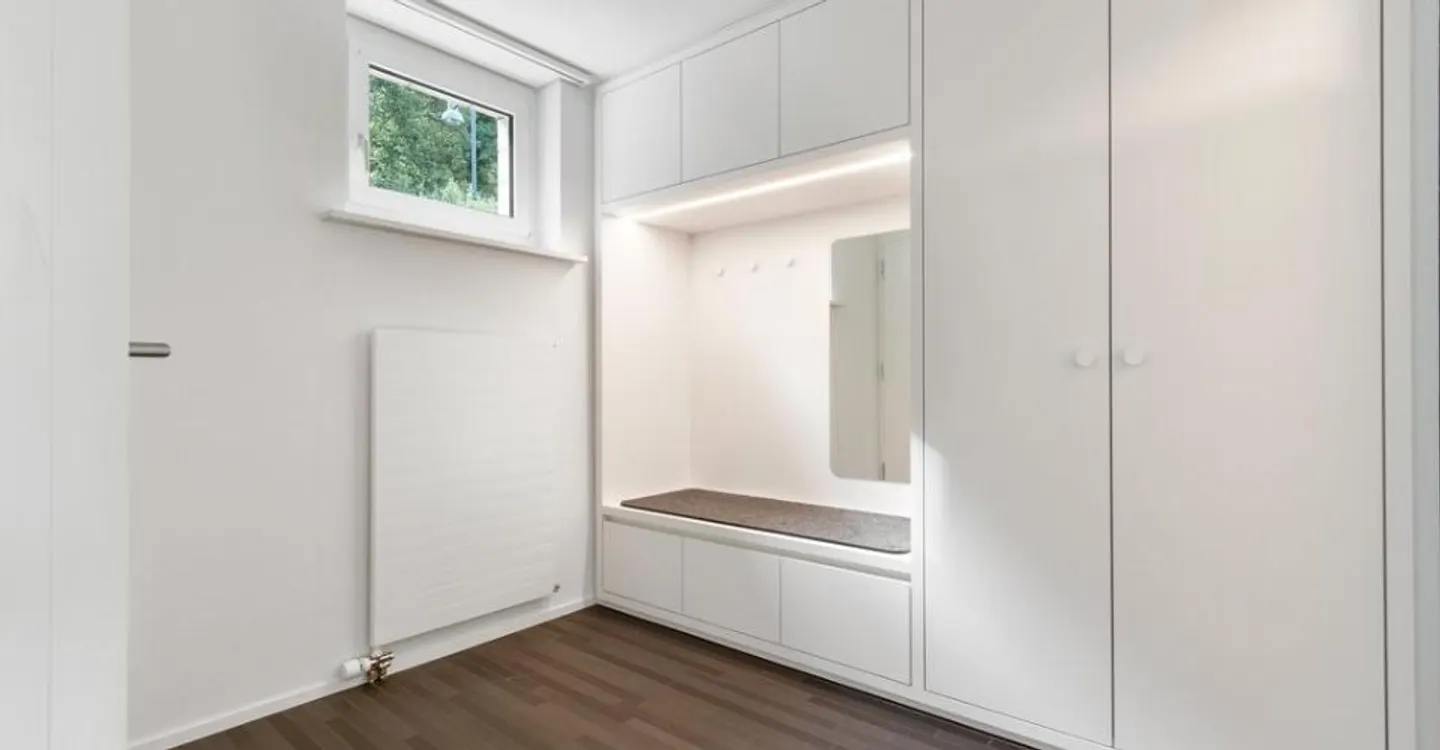 Casa familiare ristrutturata con giardino - Foto 9 di 11