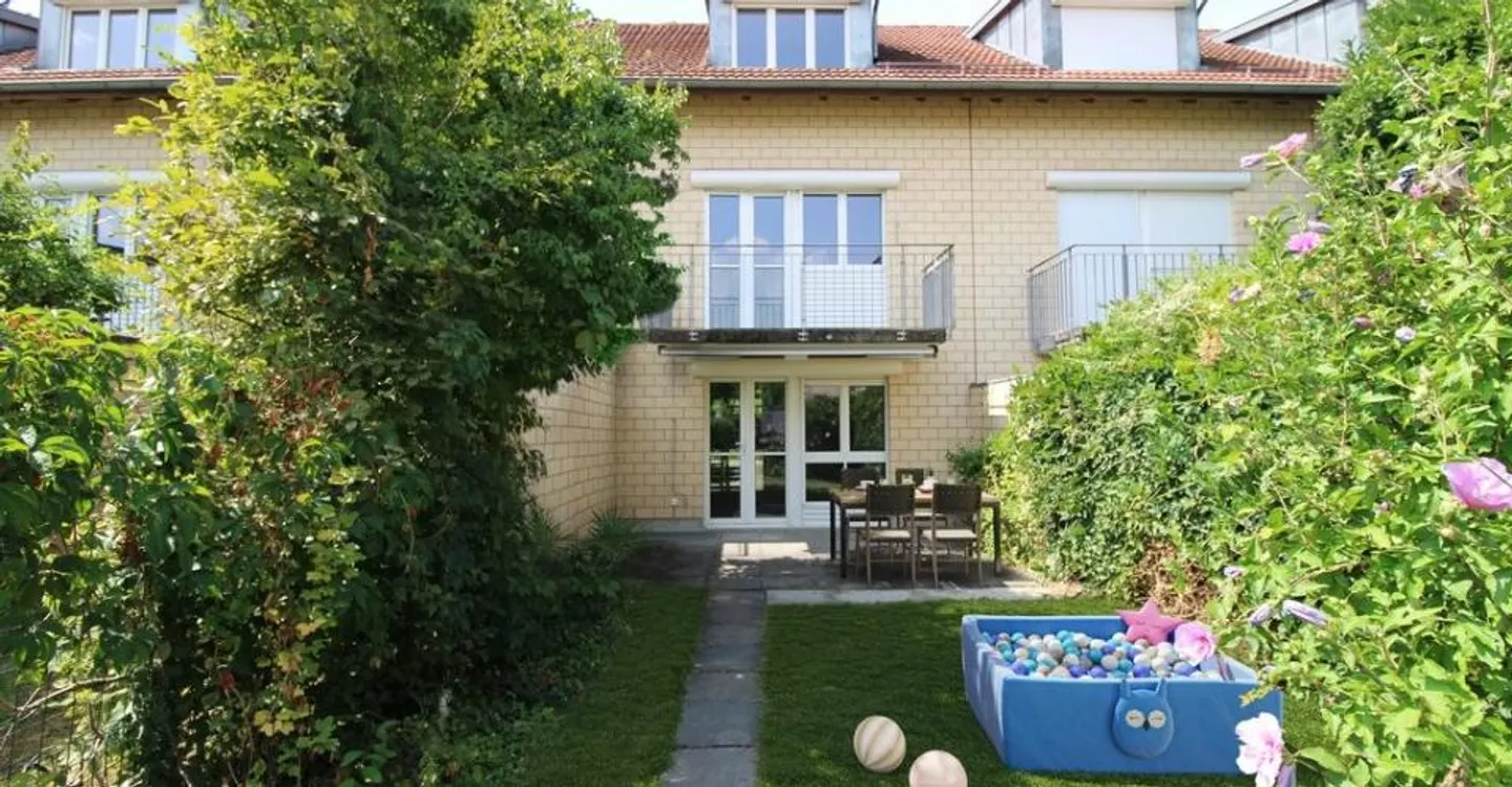Casa familiare ristrutturata con giardino - Foto 11 di 11