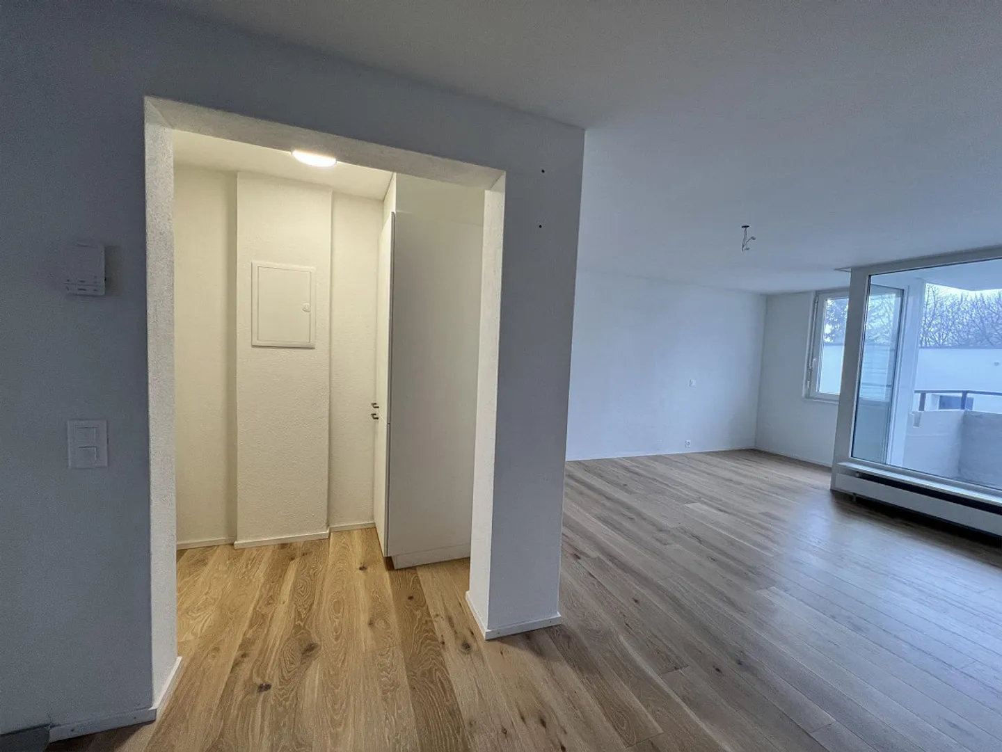 Belle appartement rénové de 3.5 pièces avec balcon - Photo 3 sur 9