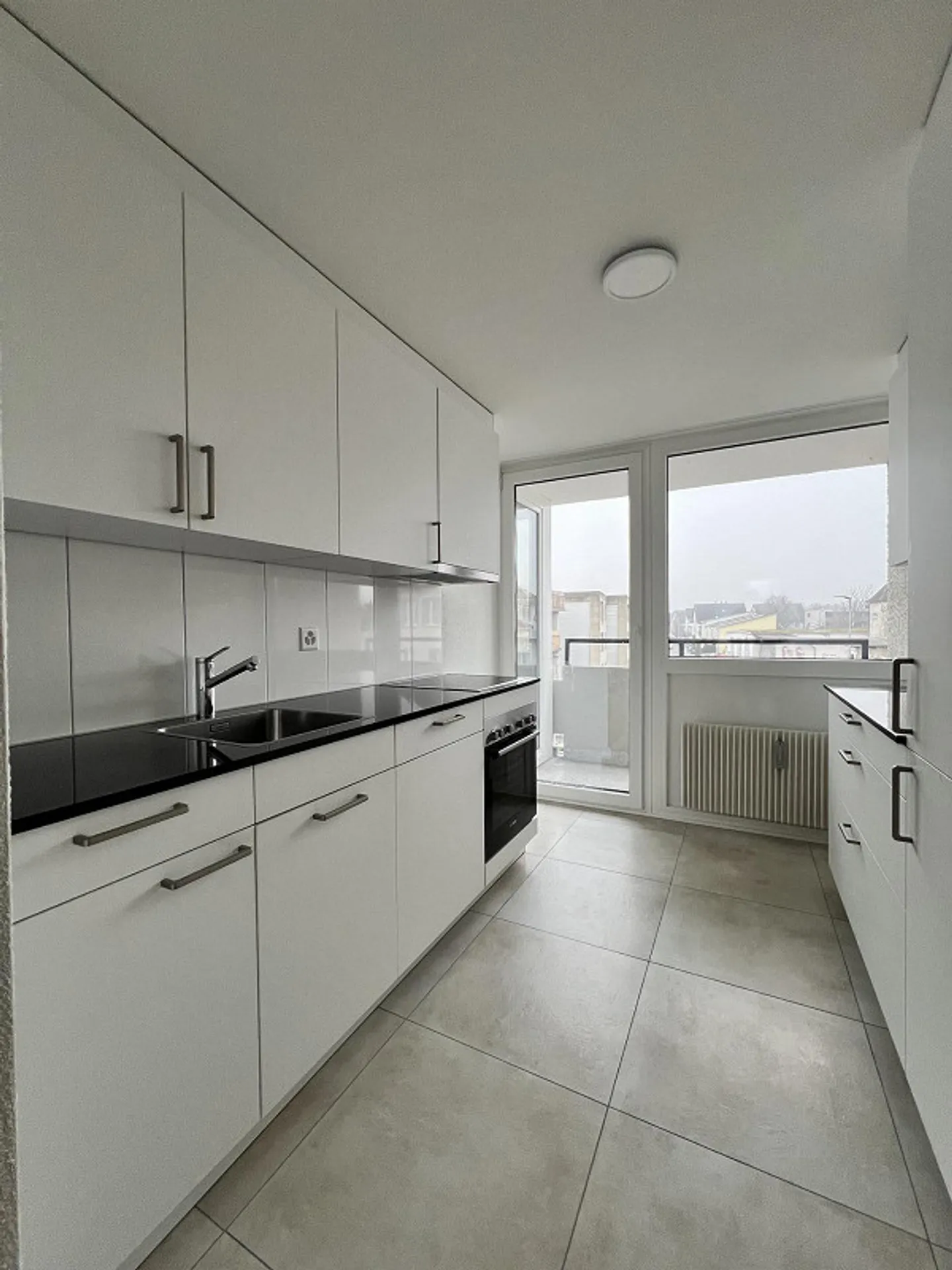 Belle appartement rénové de 3.5 pièces avec balcon - Photo 6 sur 9