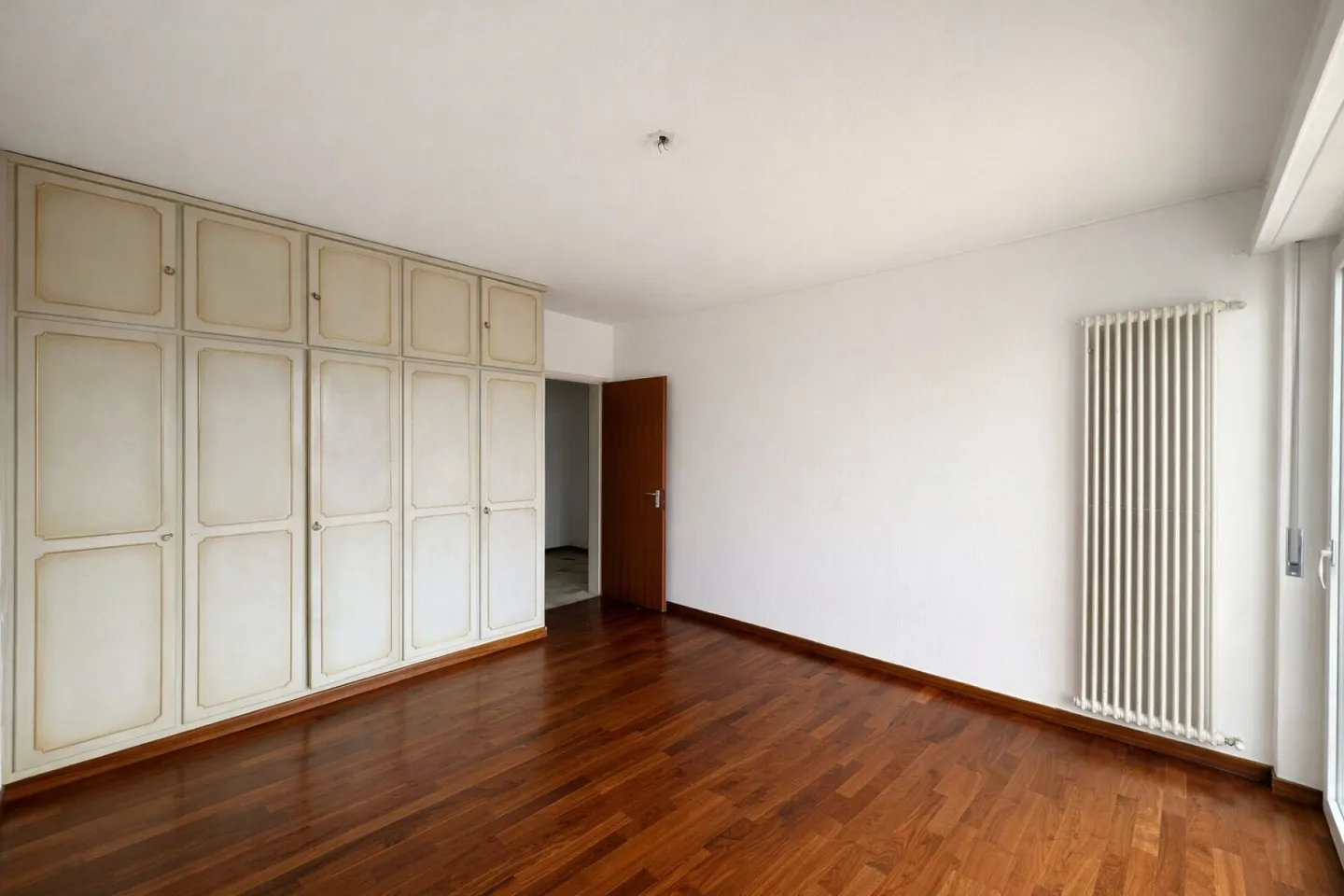 Geräumige Wohnung mit Balkonen - Foto 14 von 20