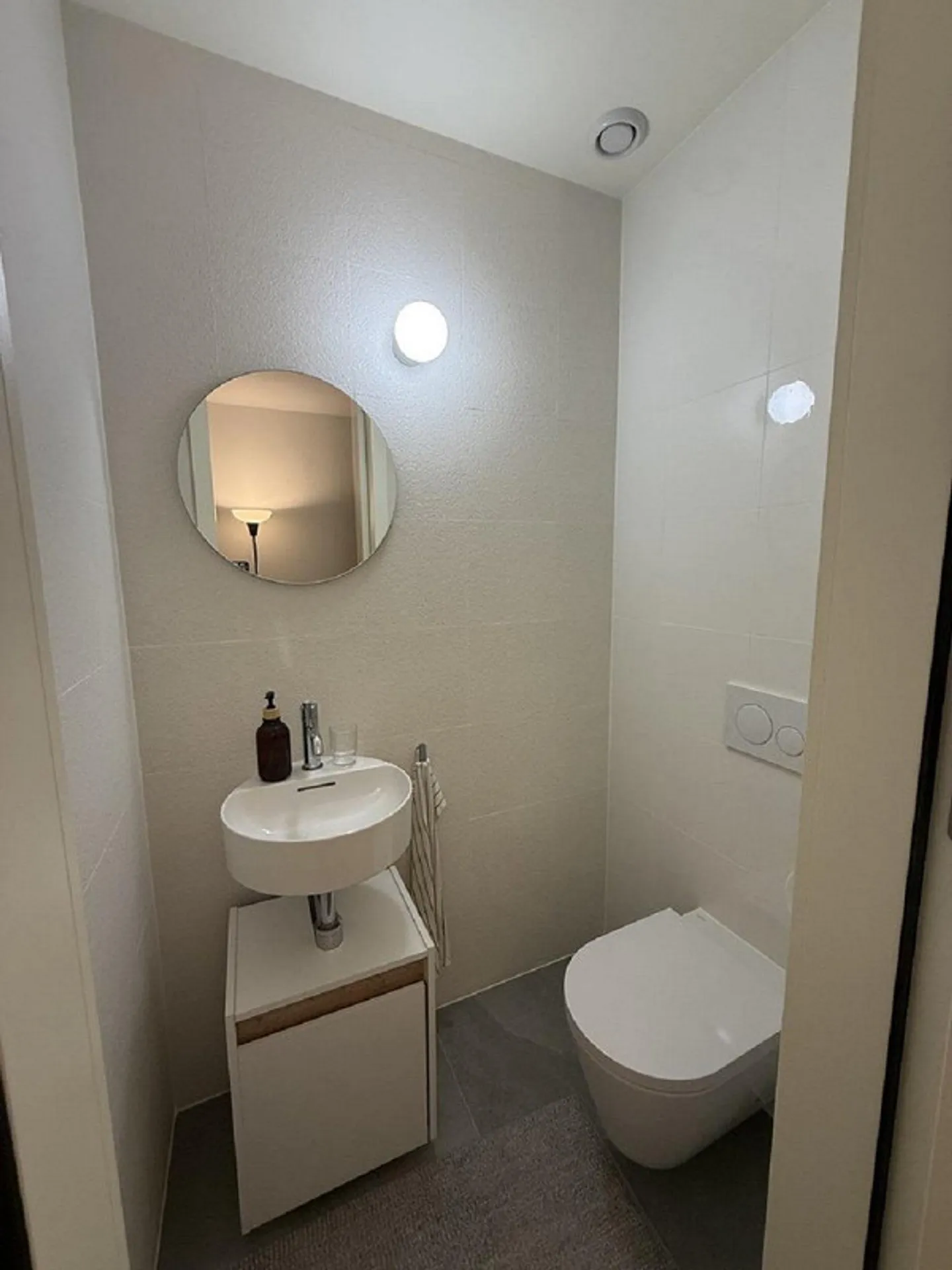Charming 3-room apartment in the heart of Geneva – Grand-Rue - Photo 3 of 9