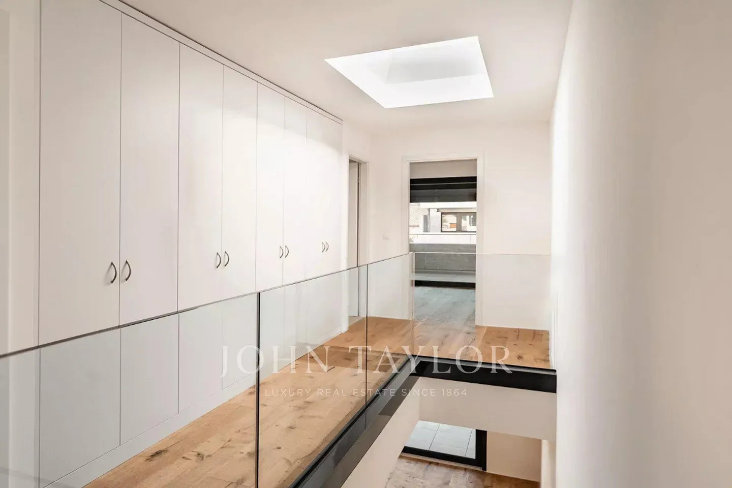 Villa di Lusso con Finiture Personalizzate - Foto 4 di 9