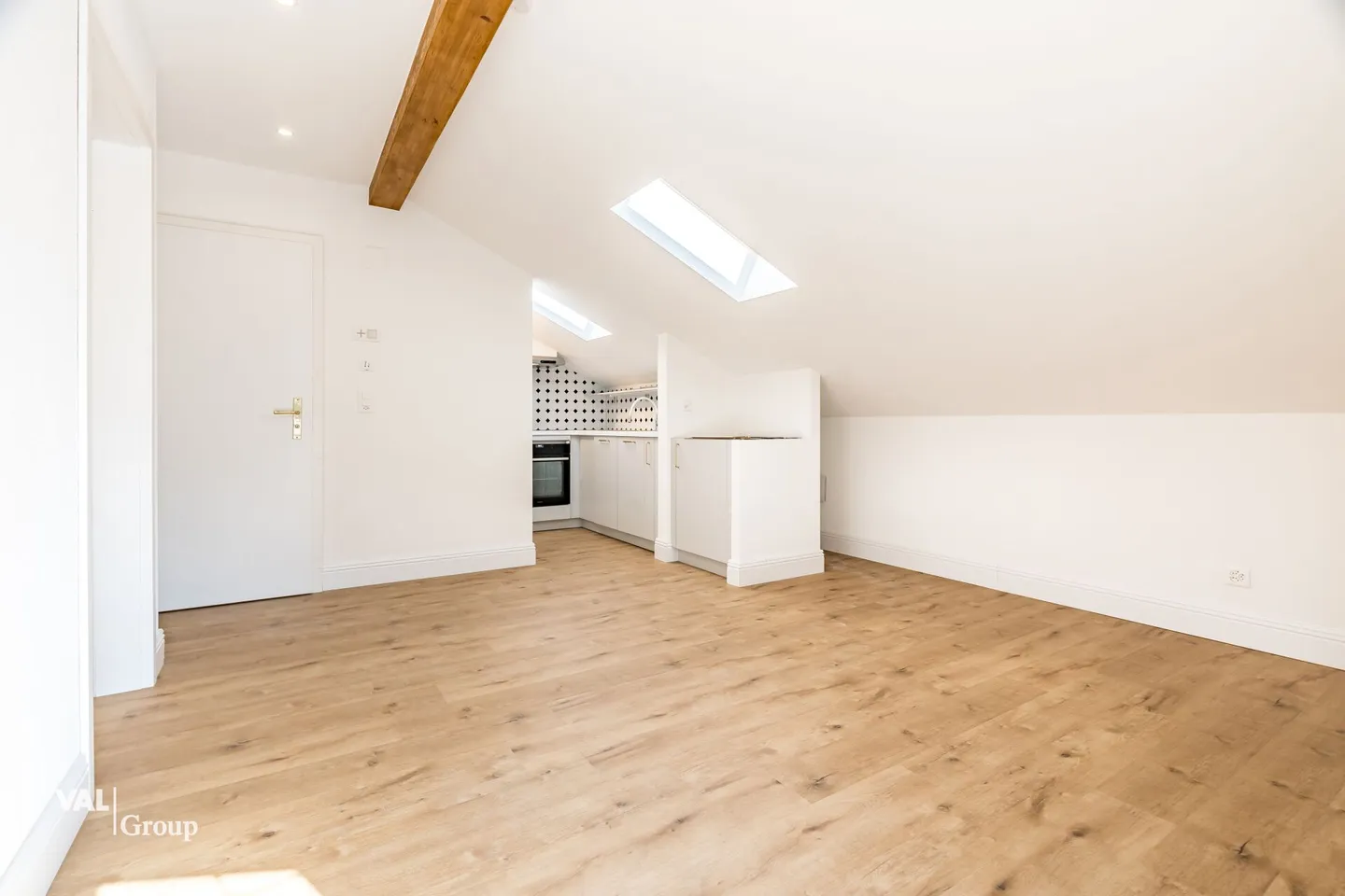 Appartement 2.5 pièces rénové - Dernier étage - Photo 2 sur 13