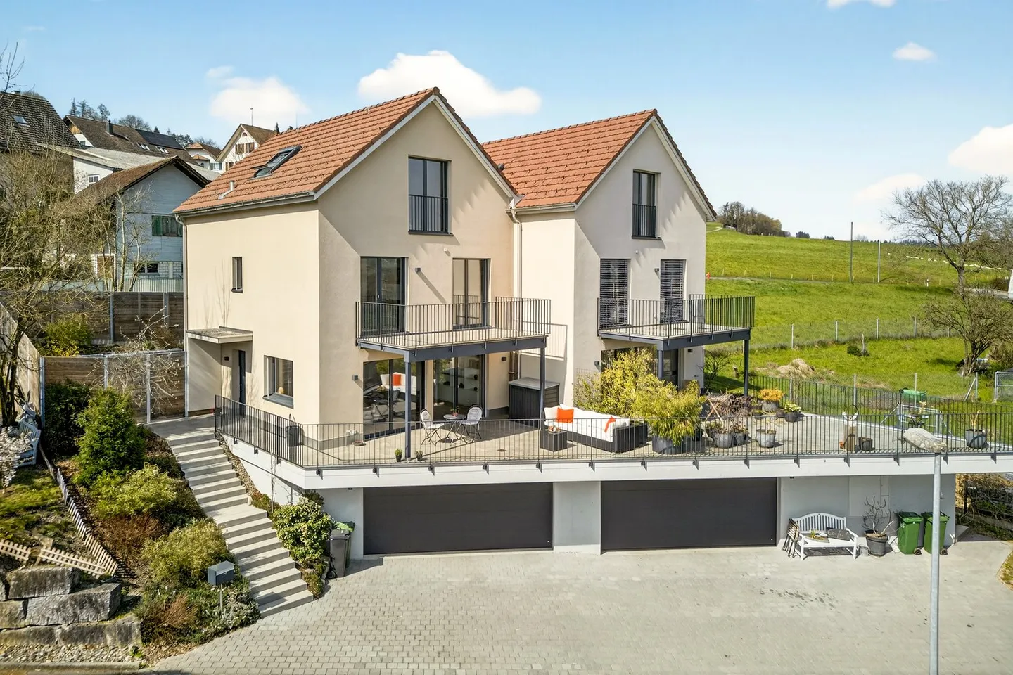 Votre maison de rêve avec vue imprenable sur les montagnes - Photo 1 sur 18