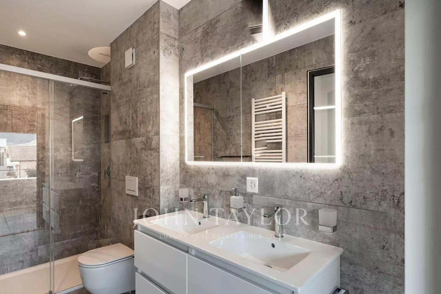 Villa di Lusso con Finiture Personalizzate - Foto 6 di 9
