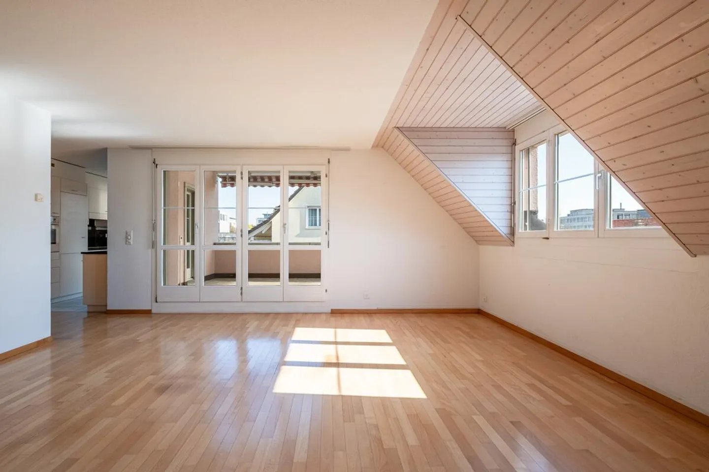 Appartement raffiné dans un emplacement central - Photo 2 sur 7