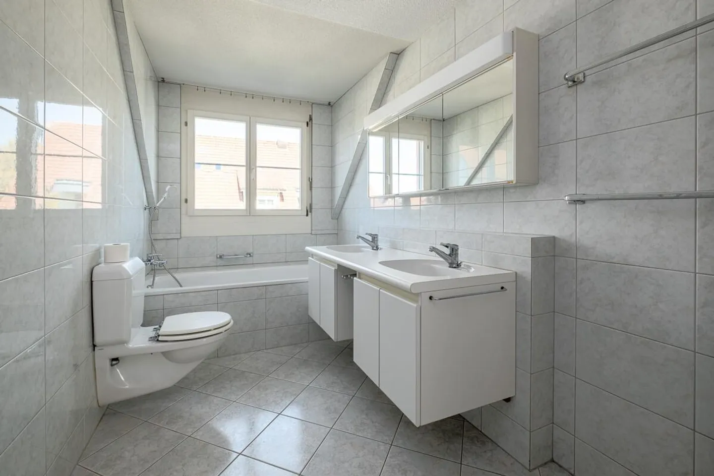 Appartement raffiné dans un emplacement central - Photo 5 sur 7