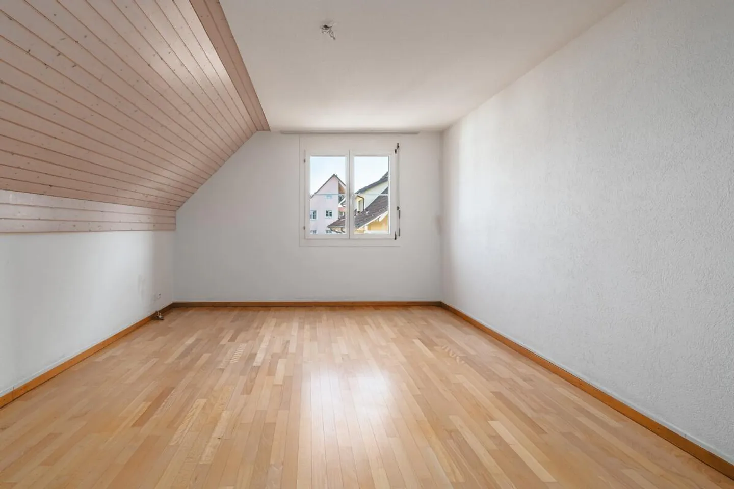 Appartement raffiné dans un emplacement central - Photo 3 sur 7