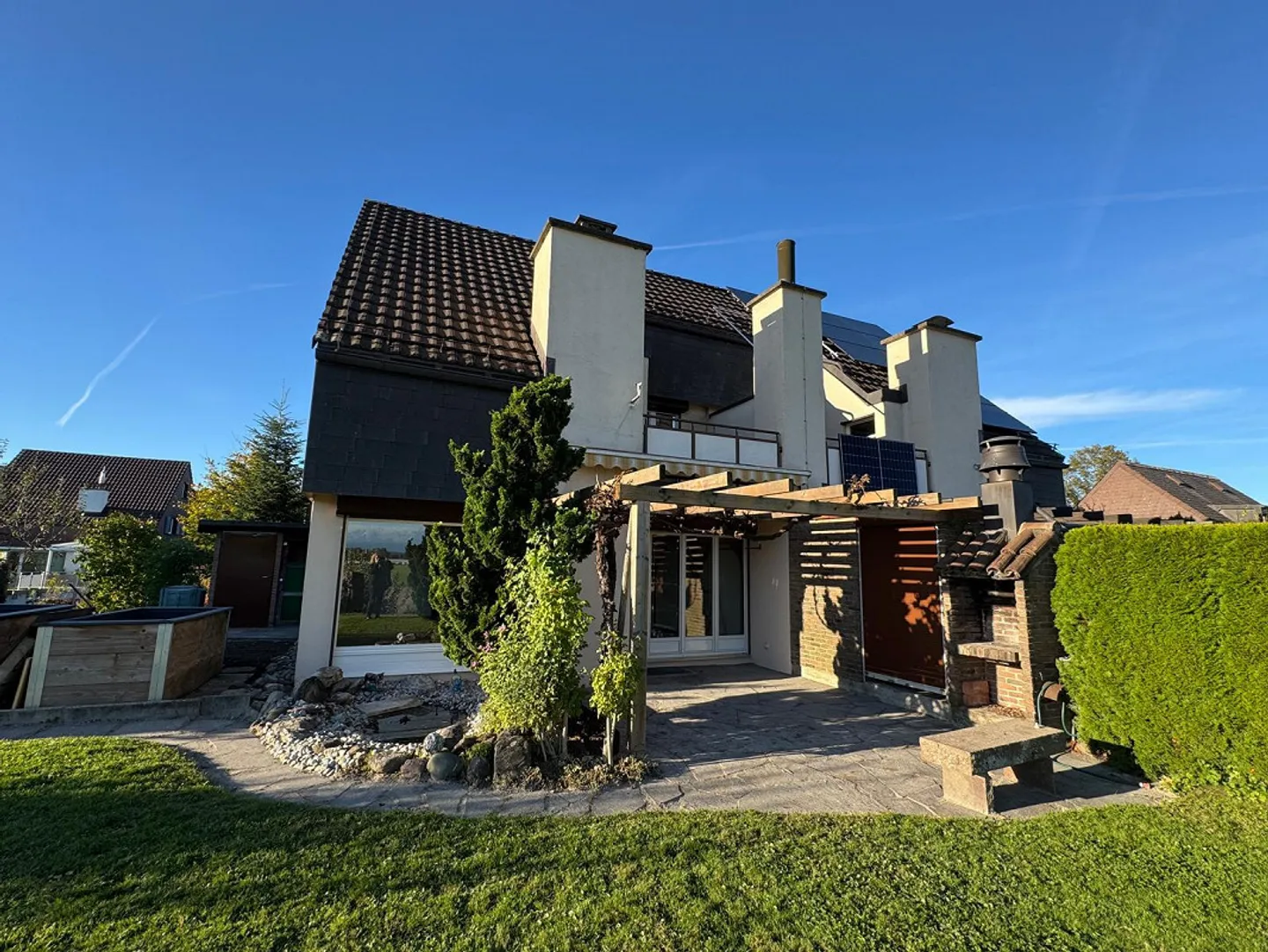 Charmante maison jumelée de 5,5 pièces à louer - Photo 2 sur 15