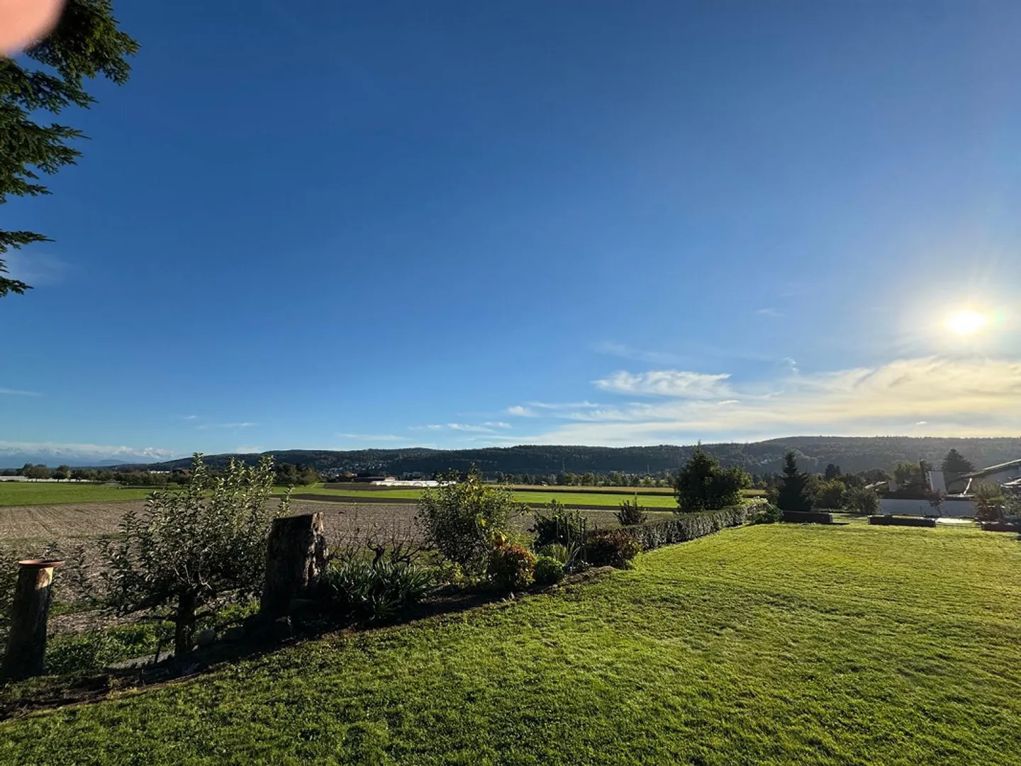 Charmante maison jumelée de 5,5 pièces à louer - Photo 3 sur 15