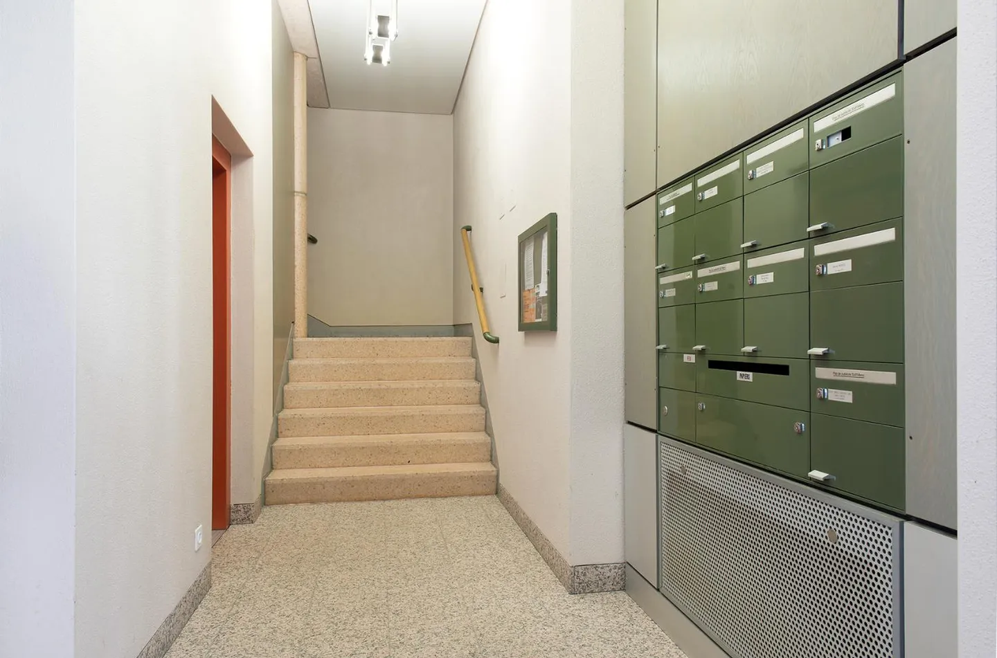 Posto sotterraneo 1 stanza - Foto 3 di 7