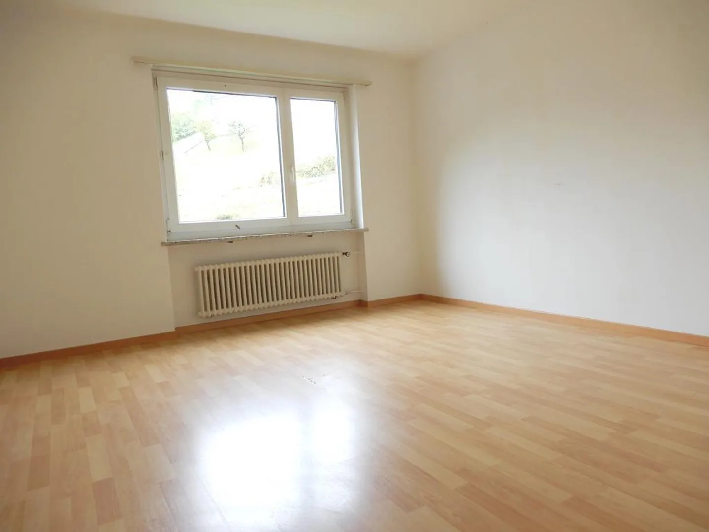 APPARTEMENT COSY AU REZ-DE-CHAUSSÉE - Photo 4 sur 8