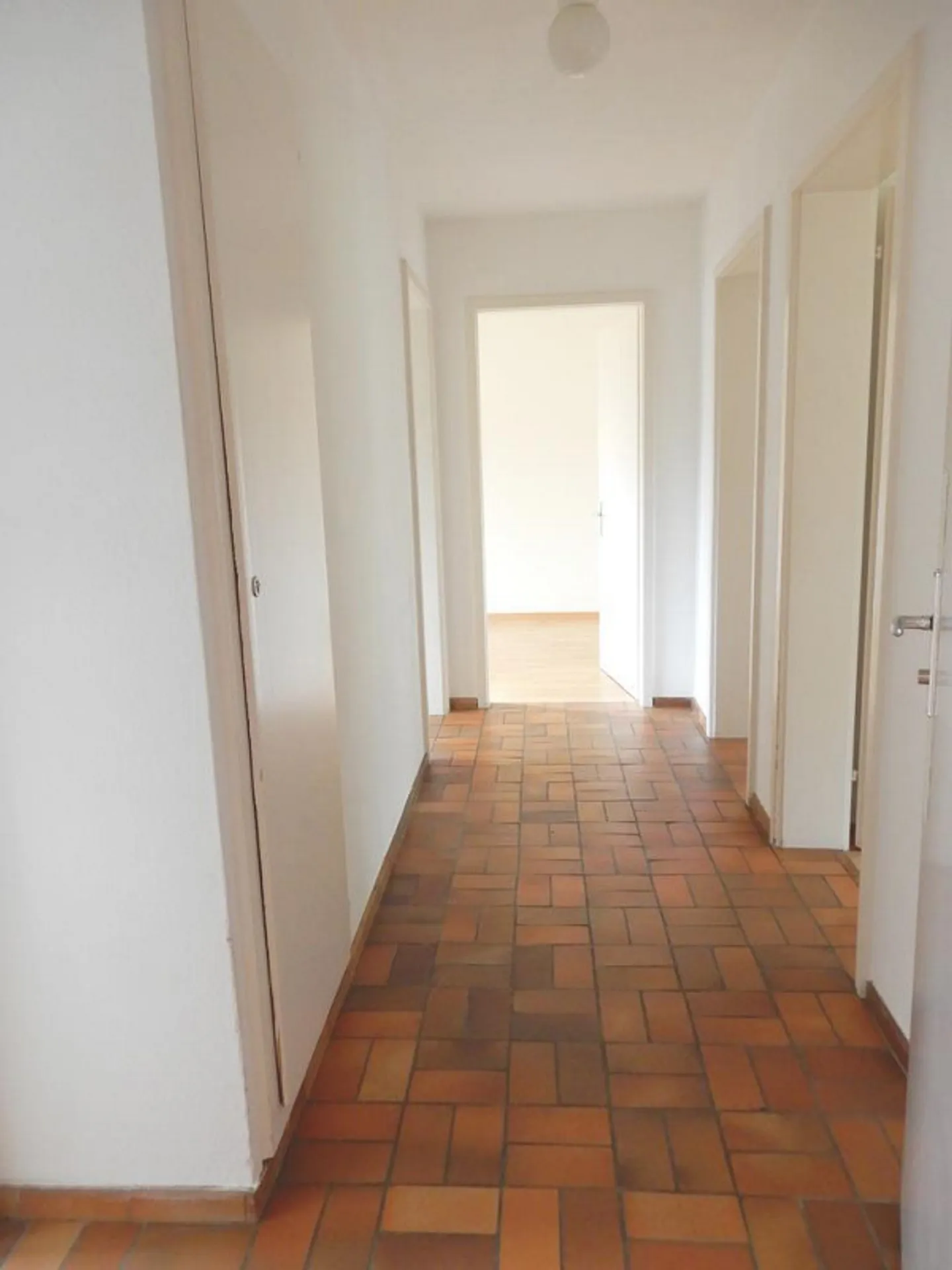 APPARTEMENT COSY AU REZ-DE-CHAUSSÉE - Photo 5 sur 8