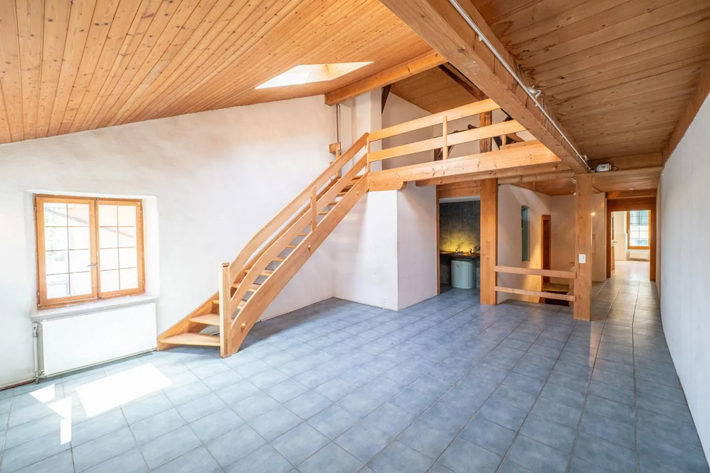 Fehr Immobiliare - Proprietà residenziale e commerciale con bisogno di ristrutturazione - Foto 7 di 14