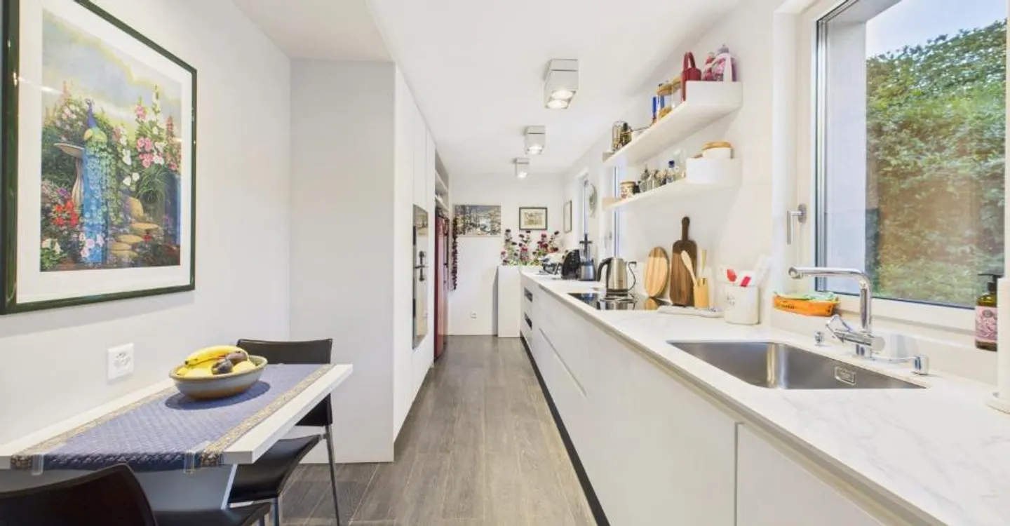 Bright individual villa of 5.5 rooms in Riva San Vitale, TI - Photo 6 of 11