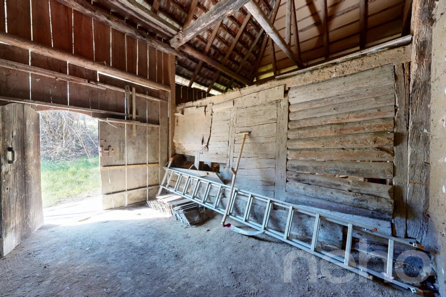 Casa bifamiliare storica al confine della foresta con potenziale di sviluppo - Foto 9 di 11