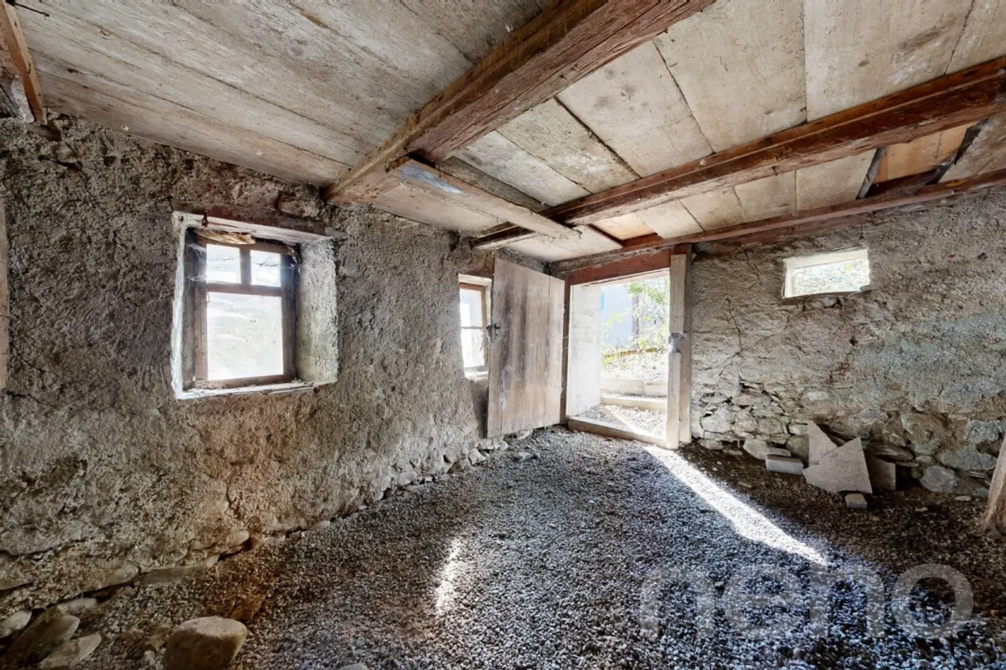 Casa bifamiliare storica al confine della foresta con potenziale di sviluppo - Foto 10 di 11