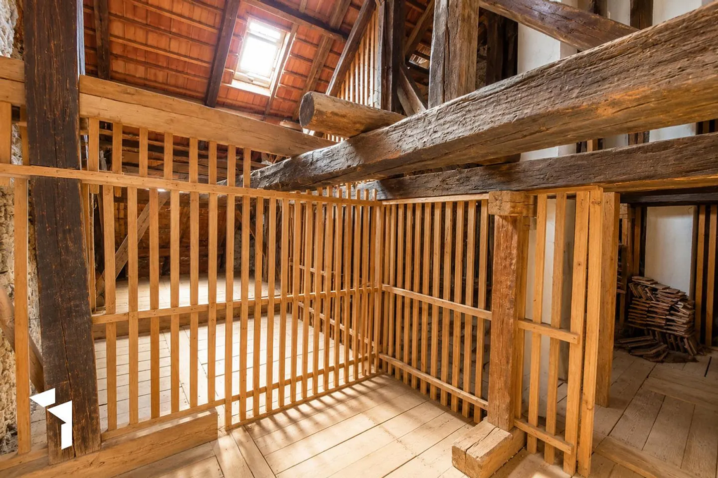 Fehr Immobiliare - Proprietà residenziale e commerciale con bisogno di ristrutturazione - Foto 12 di 14