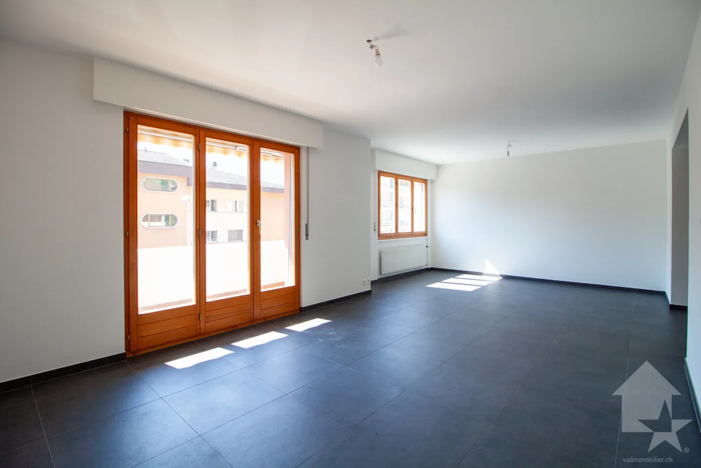 «Appartement de 3,5 pièces totalement rénové sur la commune de Noës» - Photo 14 sur 19
