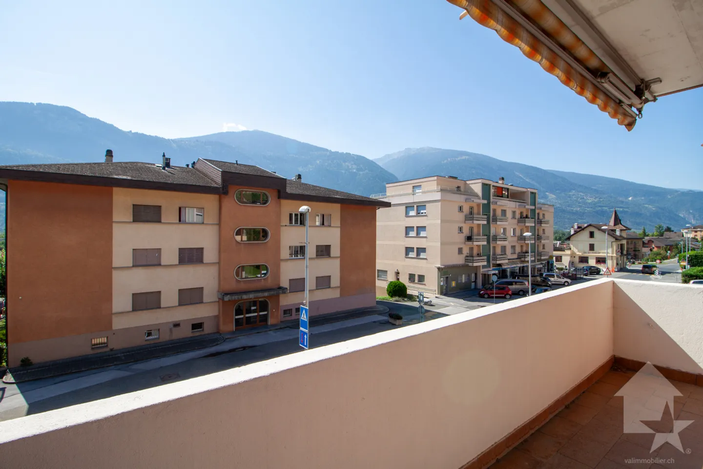 «Appartement de 3,5 pièces totalement rénové sur la commune de Noës» - Photo 1 sur 19