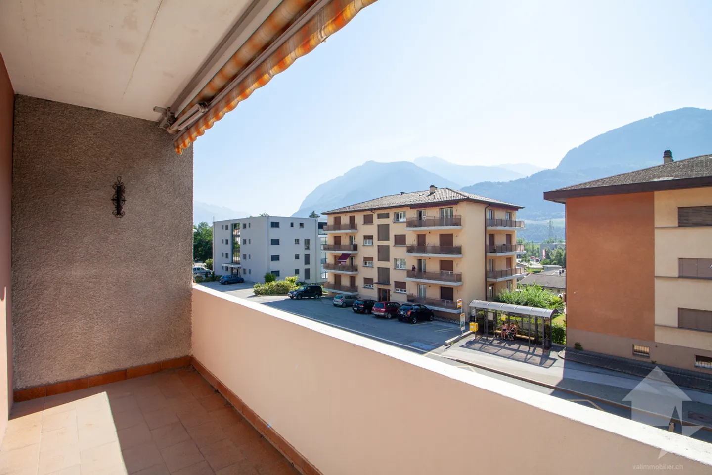 «Appartement de 3,5 pièces totalement rénové sur la commune de Noës» - Photo 3 sur 19