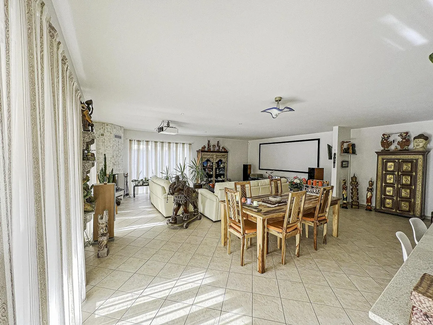 Splendida casa bifamiliare con giardino e parcheggi - Foto 7 di 23