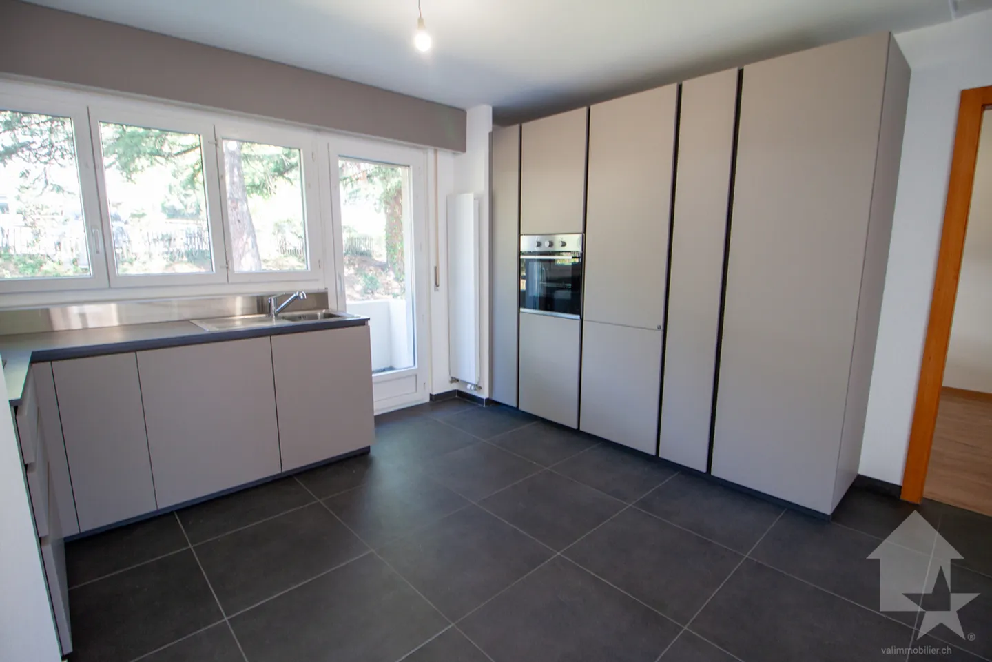 «Appartement de 3,5 pièces totalement rénové sur la commune de Noës» - Photo 4 sur 19