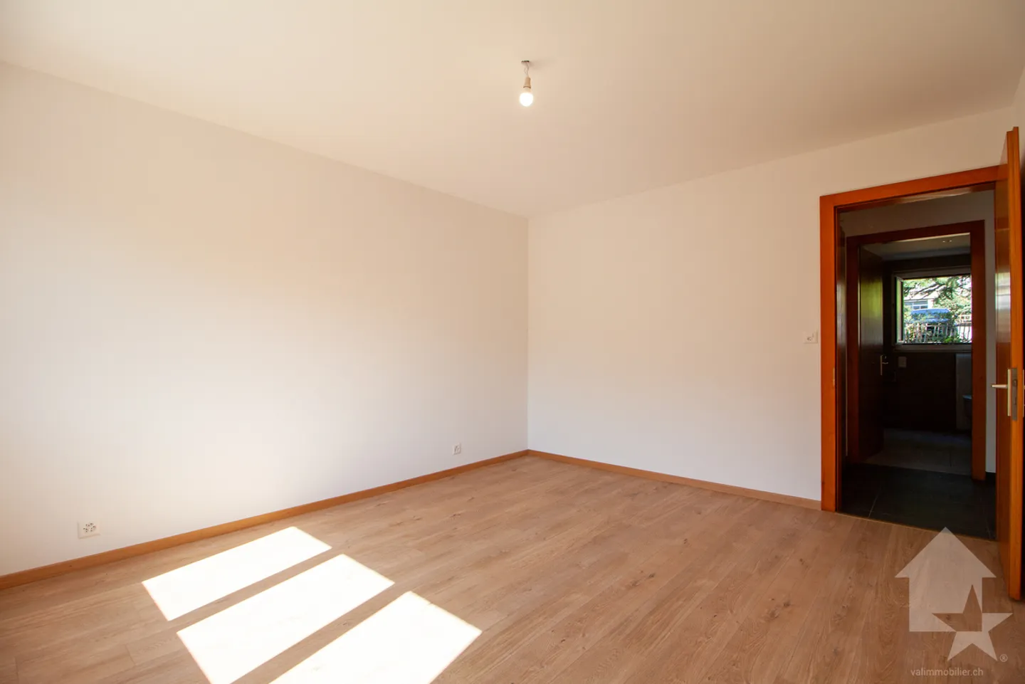 «Appartement de 3,5 pièces totalement rénové sur la commune de Noës» - Photo 7 sur 19
