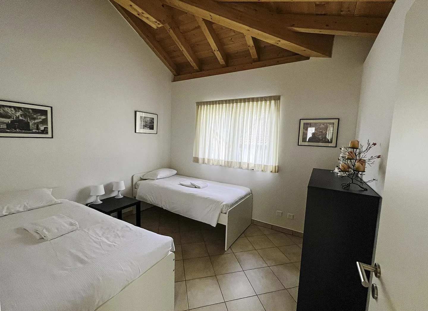 Splendida casa bifamiliare con giardino e parcheggi - Foto 23 di 23