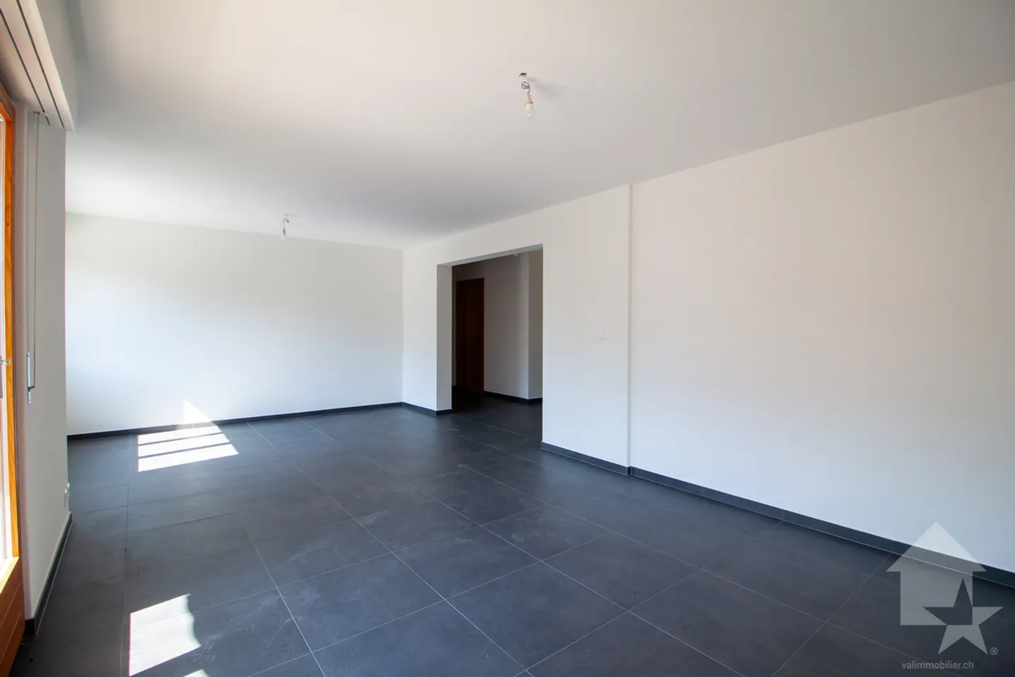 «Appartement de 3,5 pièces totalement rénové sur la commune de Noës» - Photo 13 sur 19