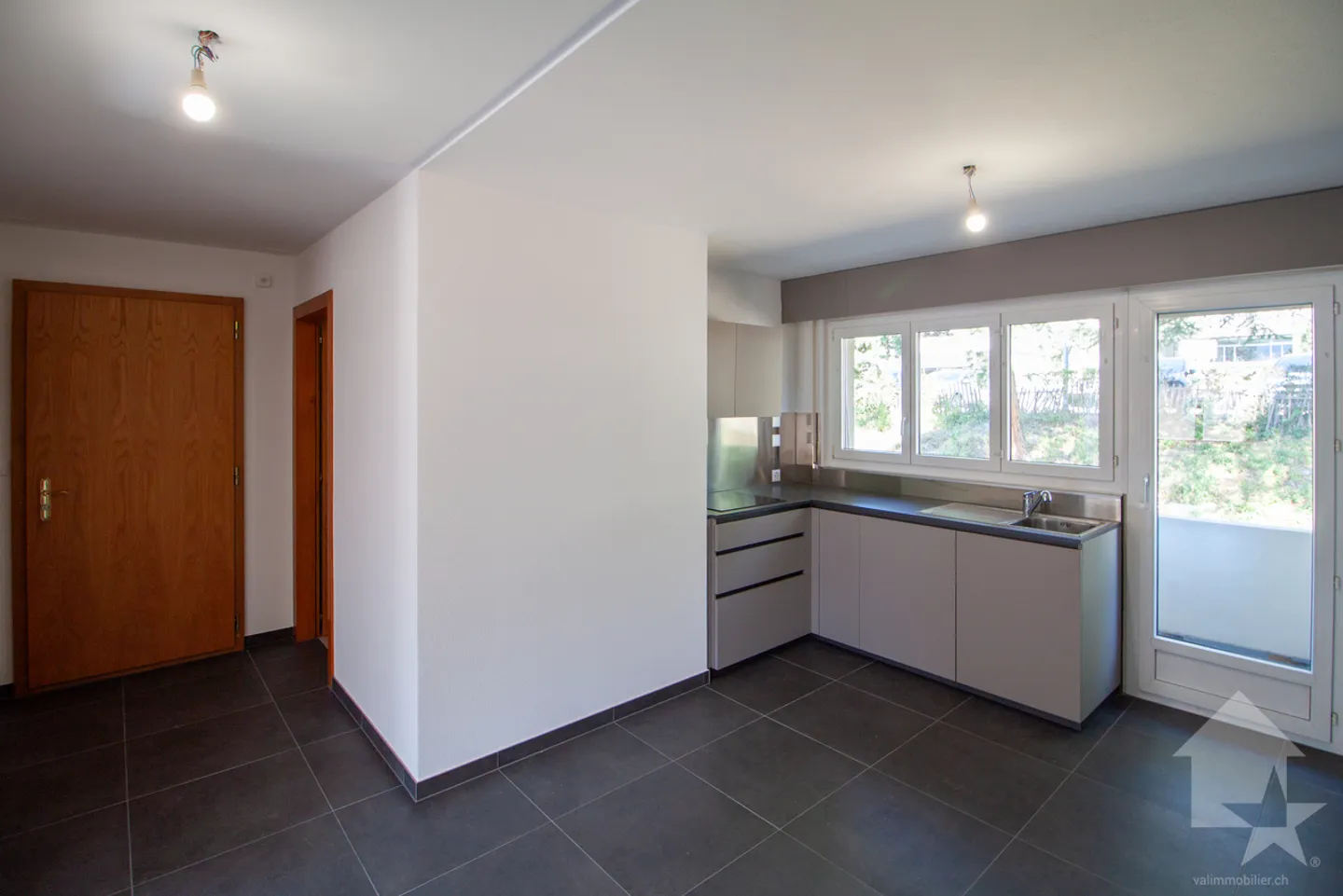 «Appartement de 3,5 pièces totalement rénové sur la commune de Noës» - Photo 15 sur 19