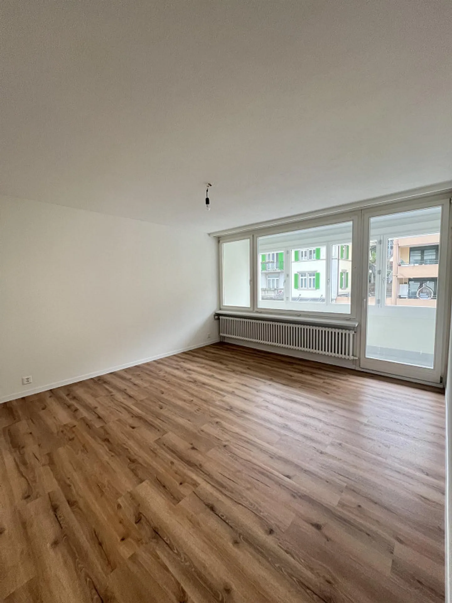 Freshly renovated 4.5-room apartment with lake view in Goldau - Photo 7 of 11