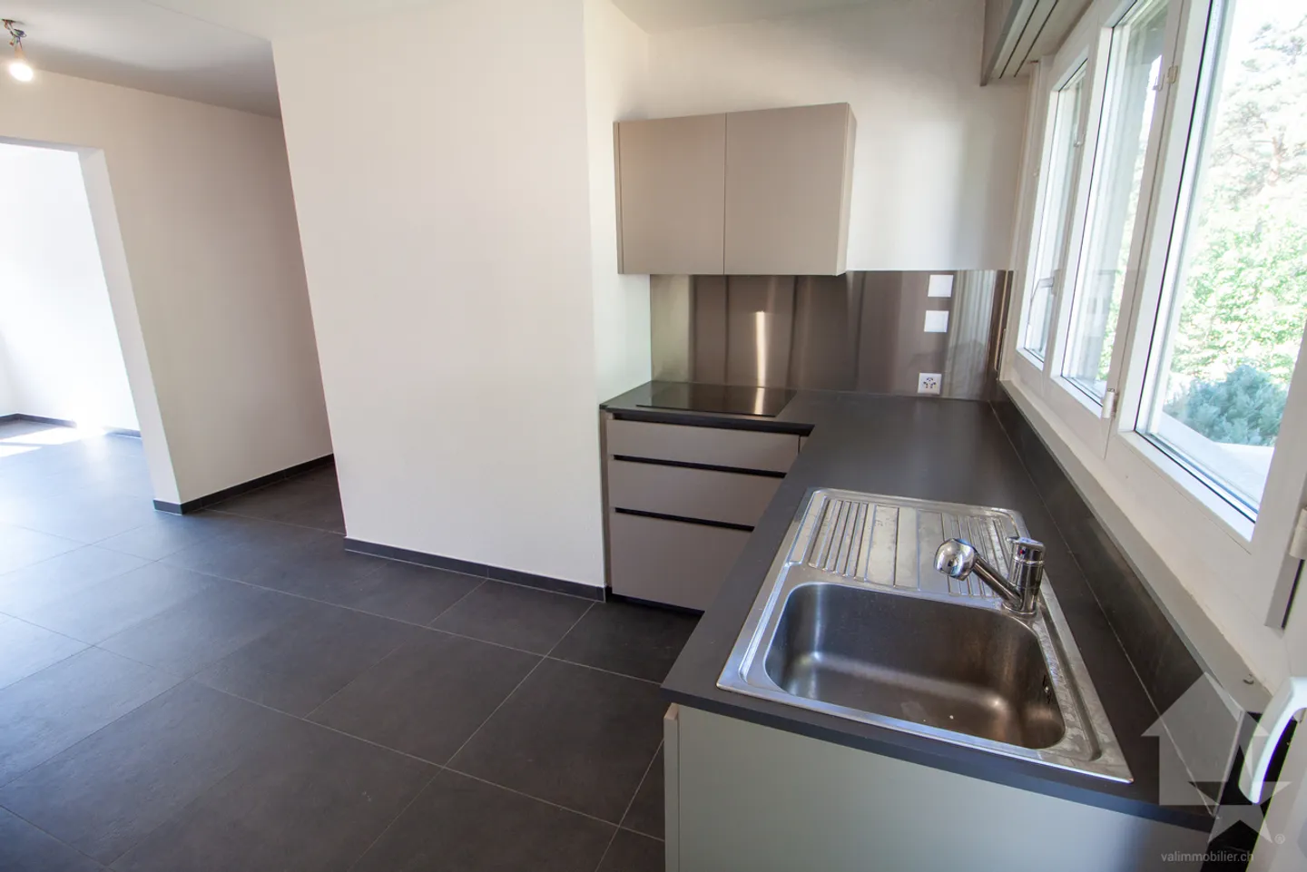 «Appartement de 3,5 pièces totalement rénové sur la commune de Noës» - Photo 17 sur 19