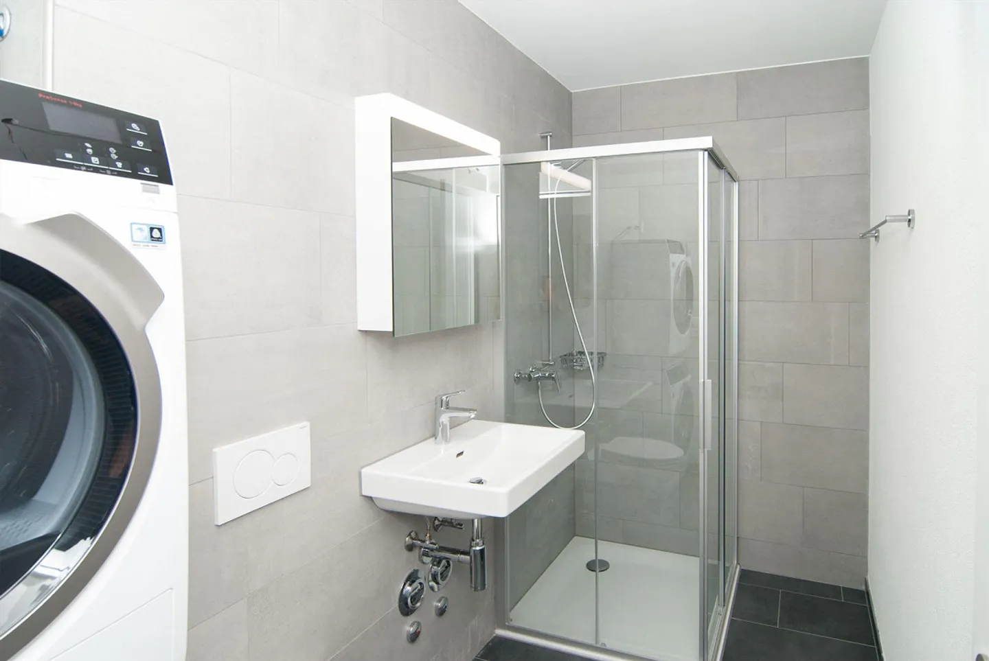 Elegant Residential Address - Photo 6 of 8