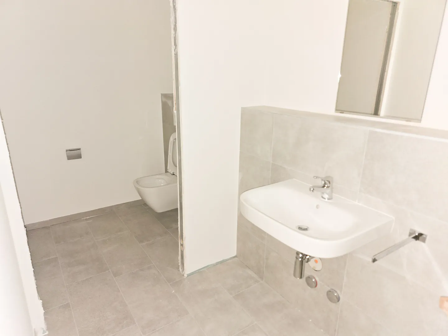 Office space for rent - Photo 2 of 11