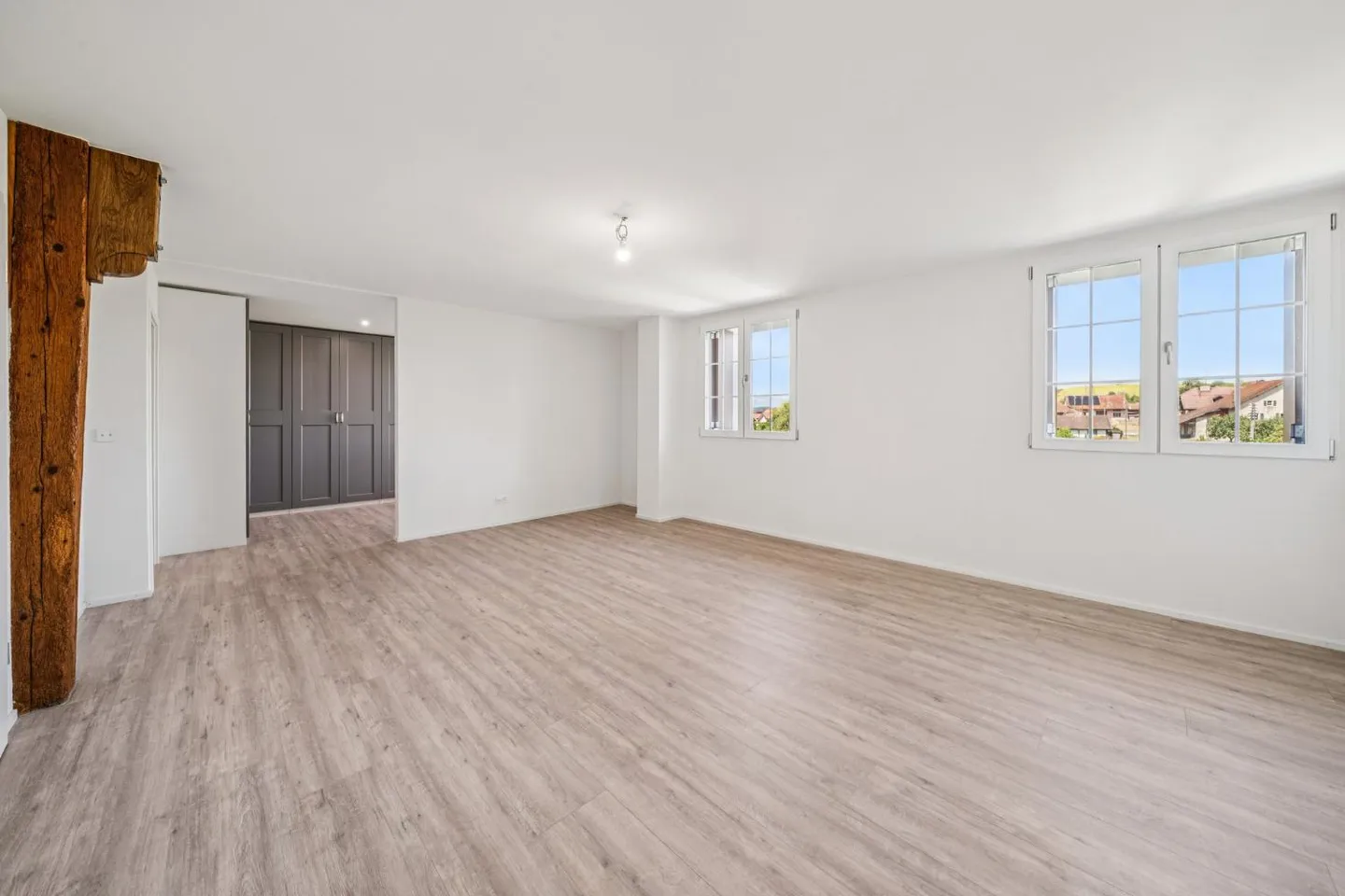200 m2 apartment with balcony and two outdoor parking spaces - Photo 5 of 12