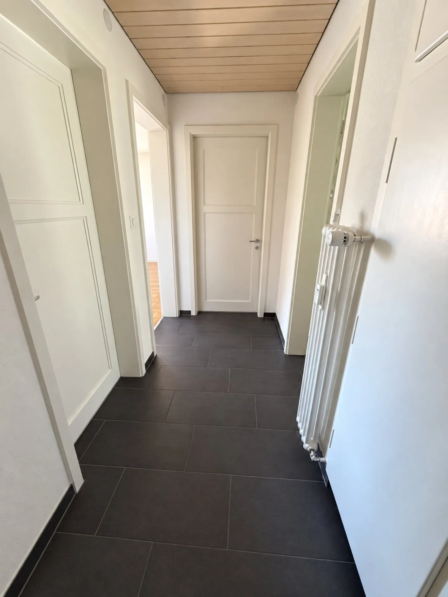 Tramelan, nice renovated 4-room apartment on the upper ground floor, located in a quiet area - Photo 3 of 3