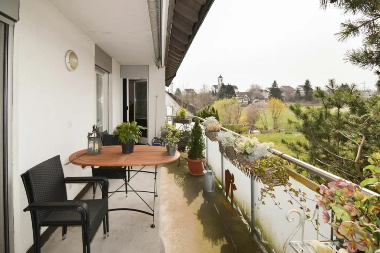 Warm-hearted 4.5-room apartment with fireplace and large balcony - Photo 11 of 13