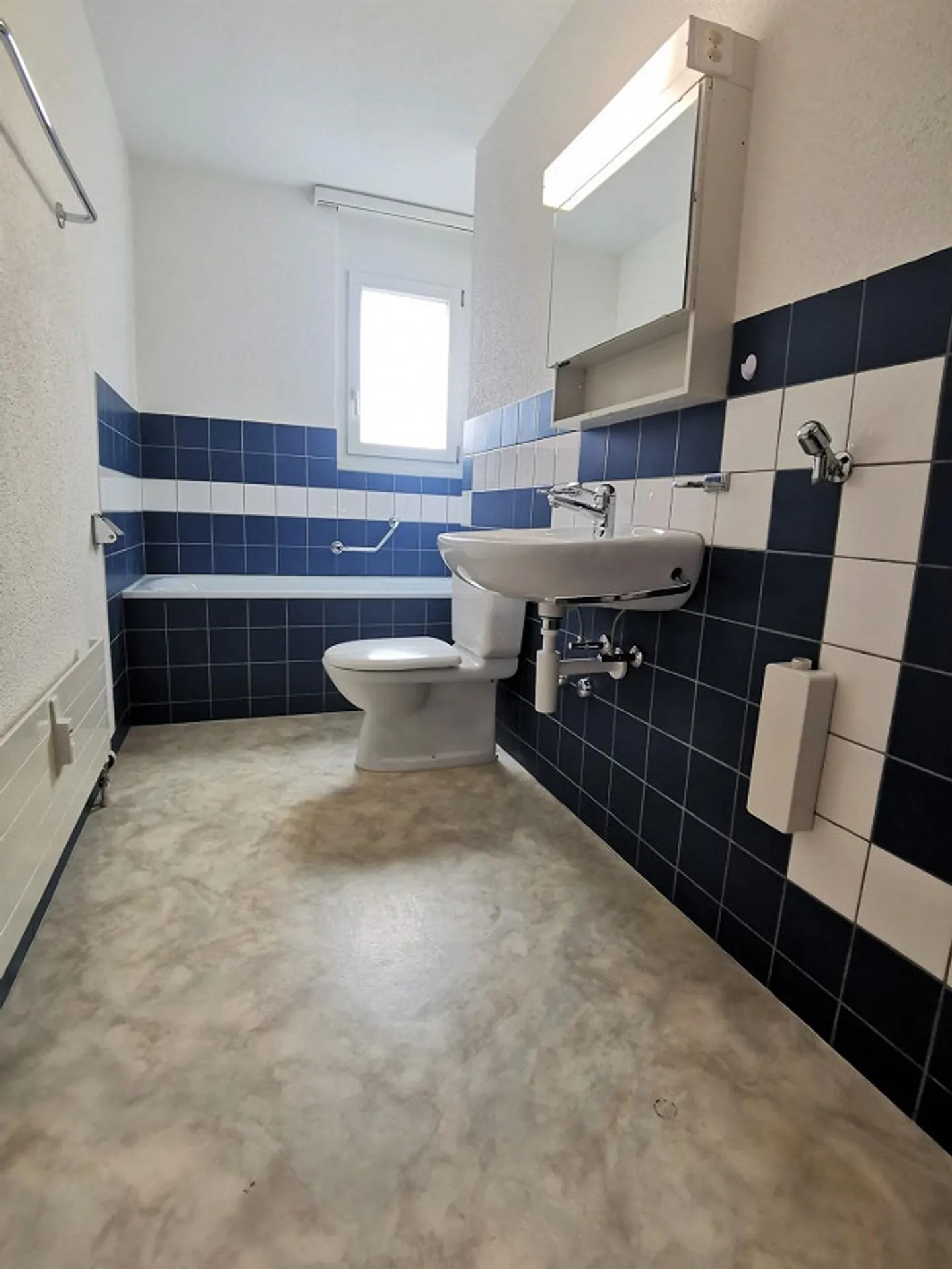 Central, affascinante e accogliente maisonette con camino - Foto 4 di 8