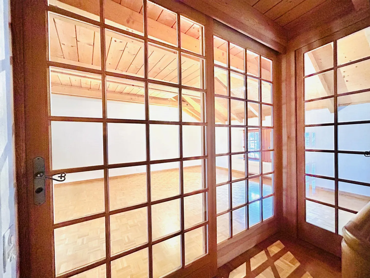 Stilvolles Wohnhaus im Städtli mit Garten und Atelier - Foto 7 von 25