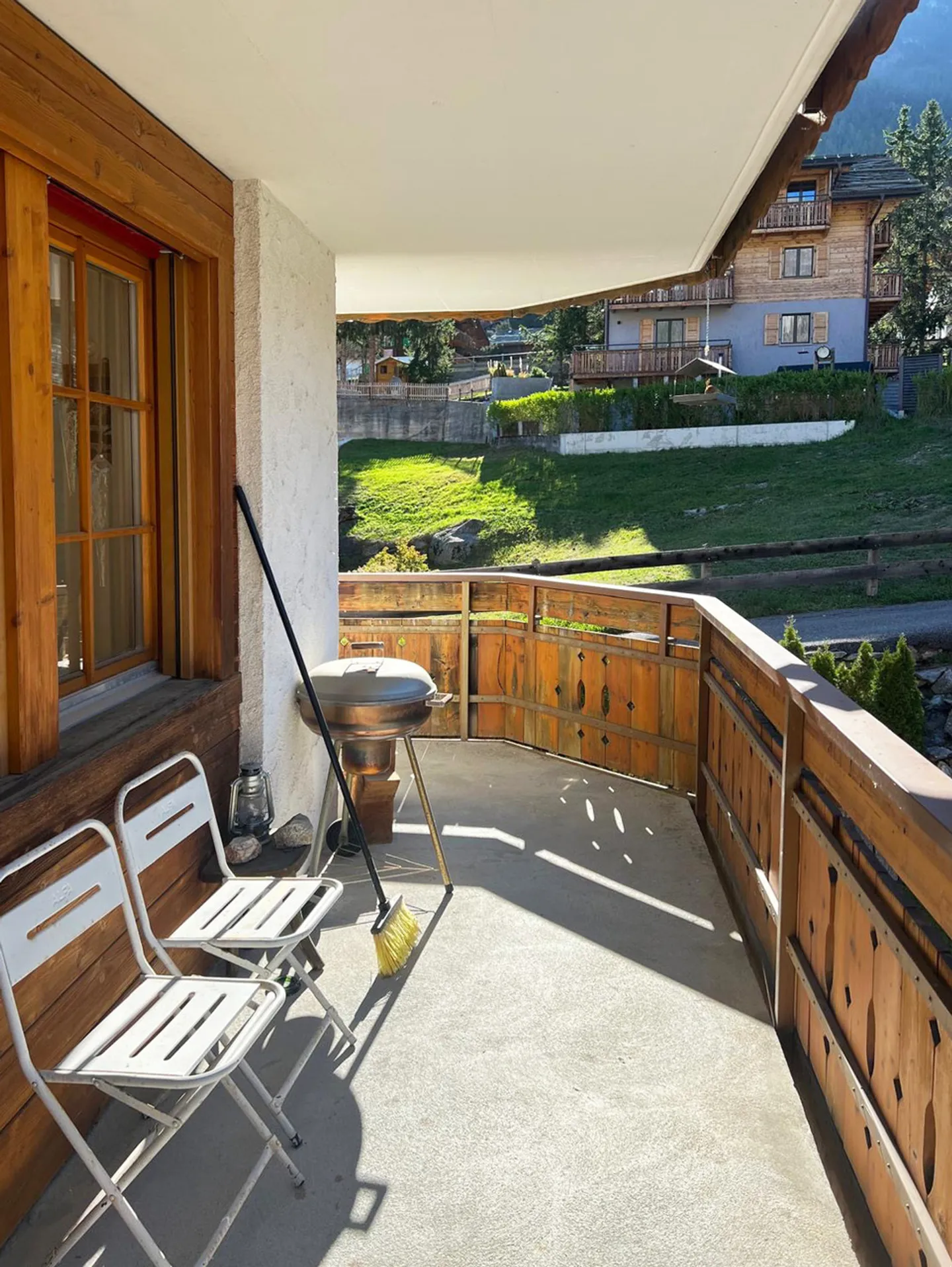 Liebevolle 4.5-Zimmer-Wohnung im wunderschönen Grächen - Foto 10 di 13