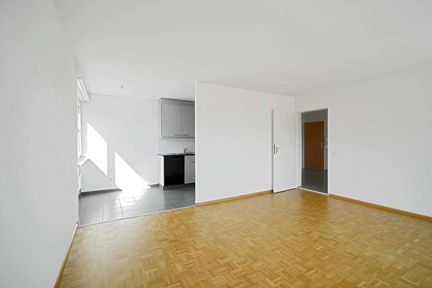 Appartamento Incantevole in Zona Tranquilla - Foto 2 di 7