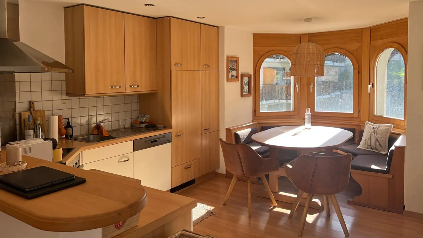 Liebevolle 4.5-Zimmer-Wohnung im wunderschönen Grächen - Foto 2 di 13