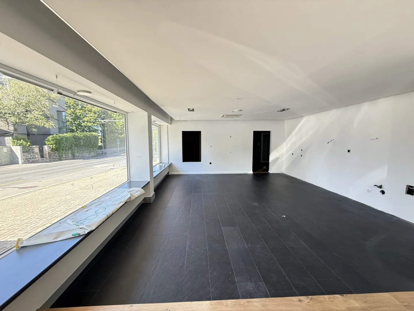 Surface commerciale d'env. 143m2 avec parking - Rte de Vevey 29, 1009 Pully - Photo 2 sur 8