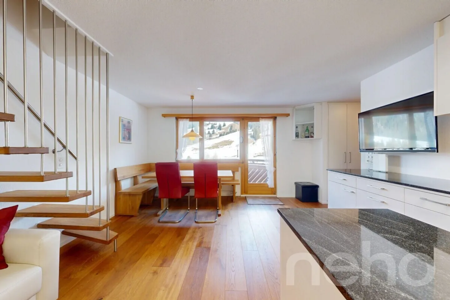 Charming Maisonette Apartment with Ski-in/Ski-out and Mountain View in Parpan - Photo 3 of 12